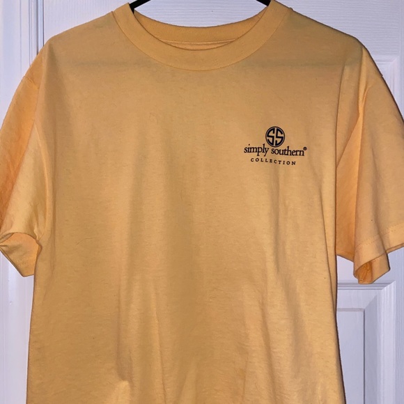 Simply Southern medium beach “vitals” t-shirt - Picture 2 of 2